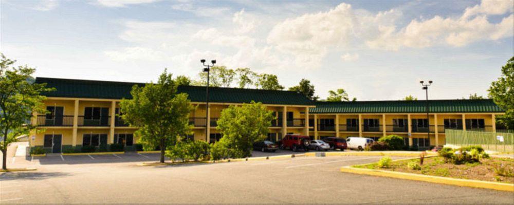 Hotel M Morgantown - Wvu Area Екстер'єр фото